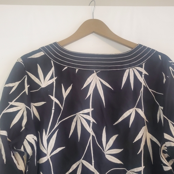 TALBOTS Size 18W Petite B&W 3/4 sleeve palm print tunic top with side zipper - Picture 8 of 9